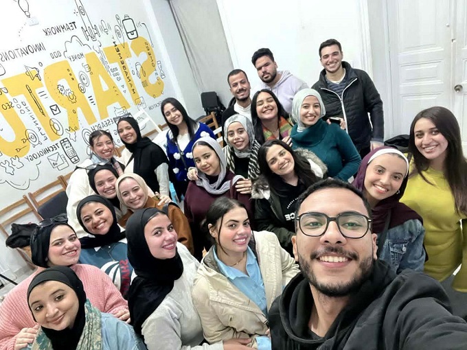 بعد تحريمها من دار الإفتاء.. حملة لطلاب قسم الإعلام بآداب الإسكندرية تبرز مخاطر مشروبات الطاقة 